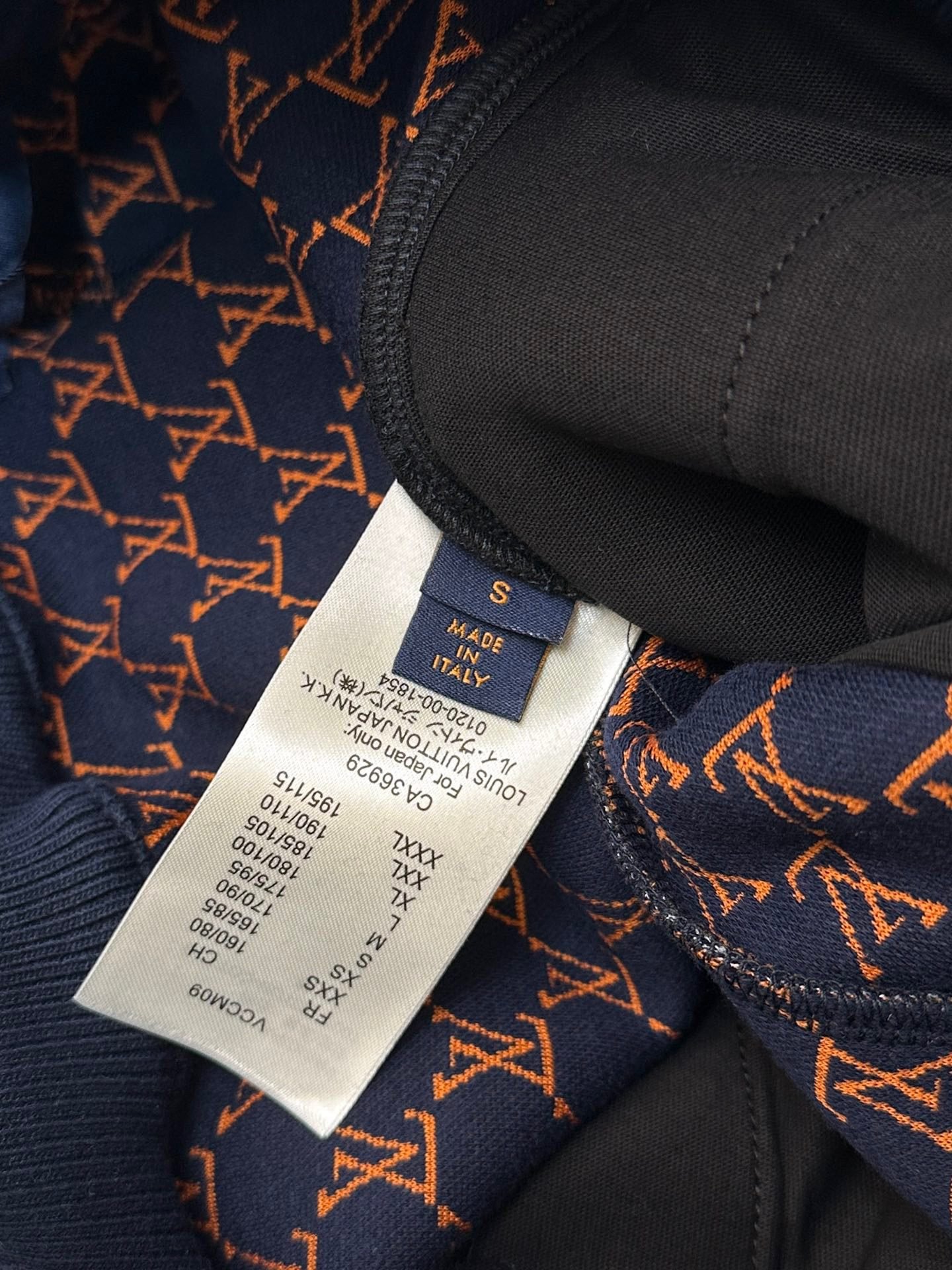 LV SHORTS - Image 7