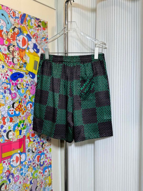 LV SHORTS - Image 4