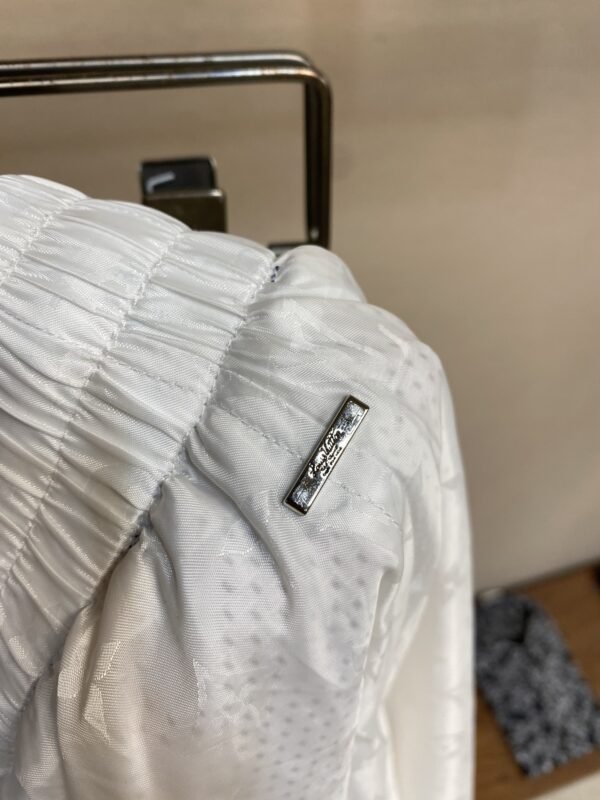 LV SHORTS - Image 6
