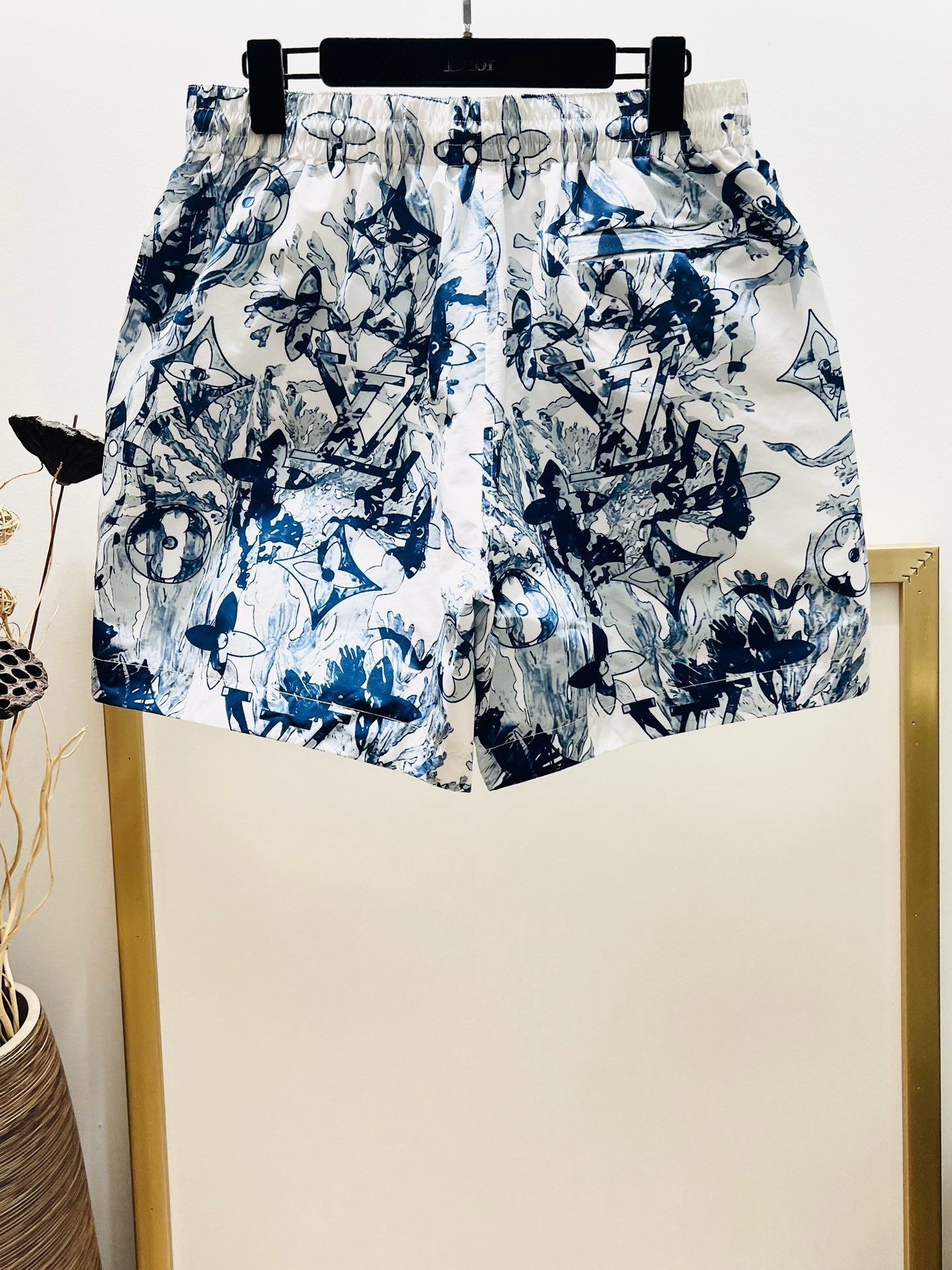 LV SHORTS - Image 3
