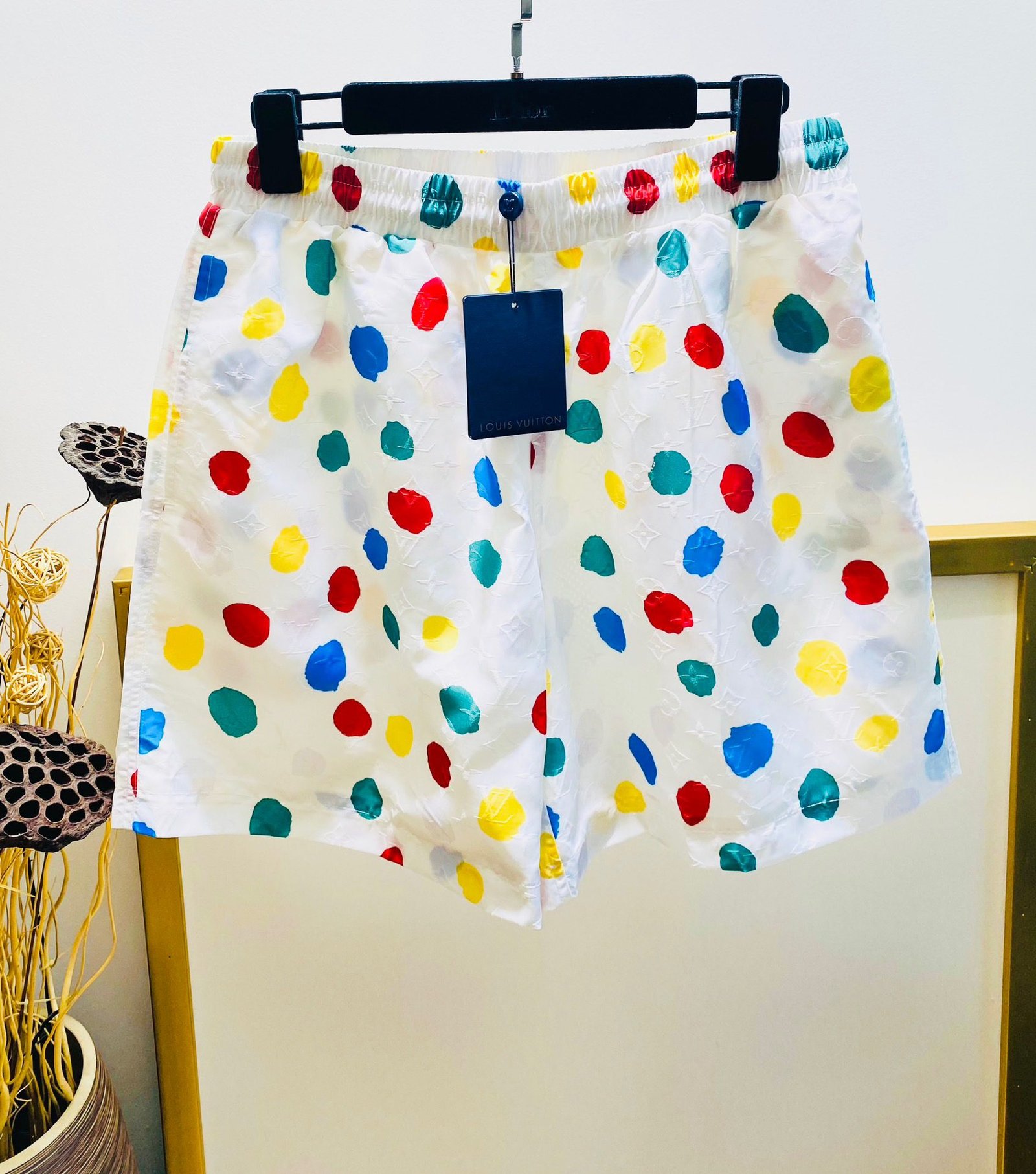 LV SHORTS - Image 2