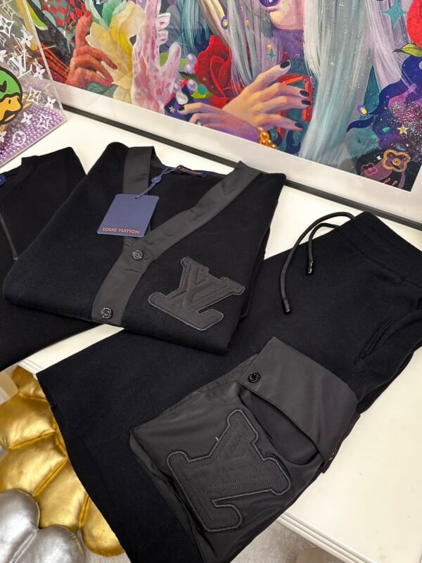 LV SHORTS - Image 6