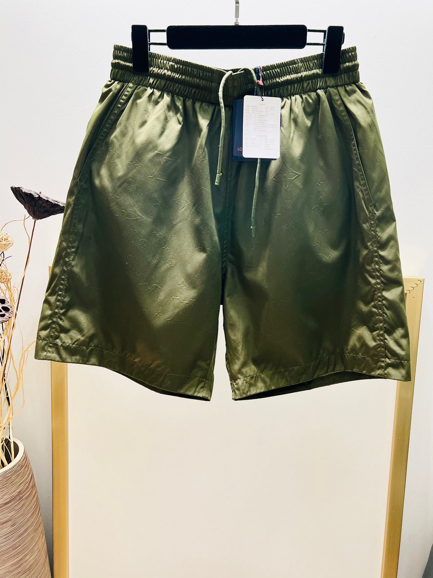 LV SHORTS - Image 2