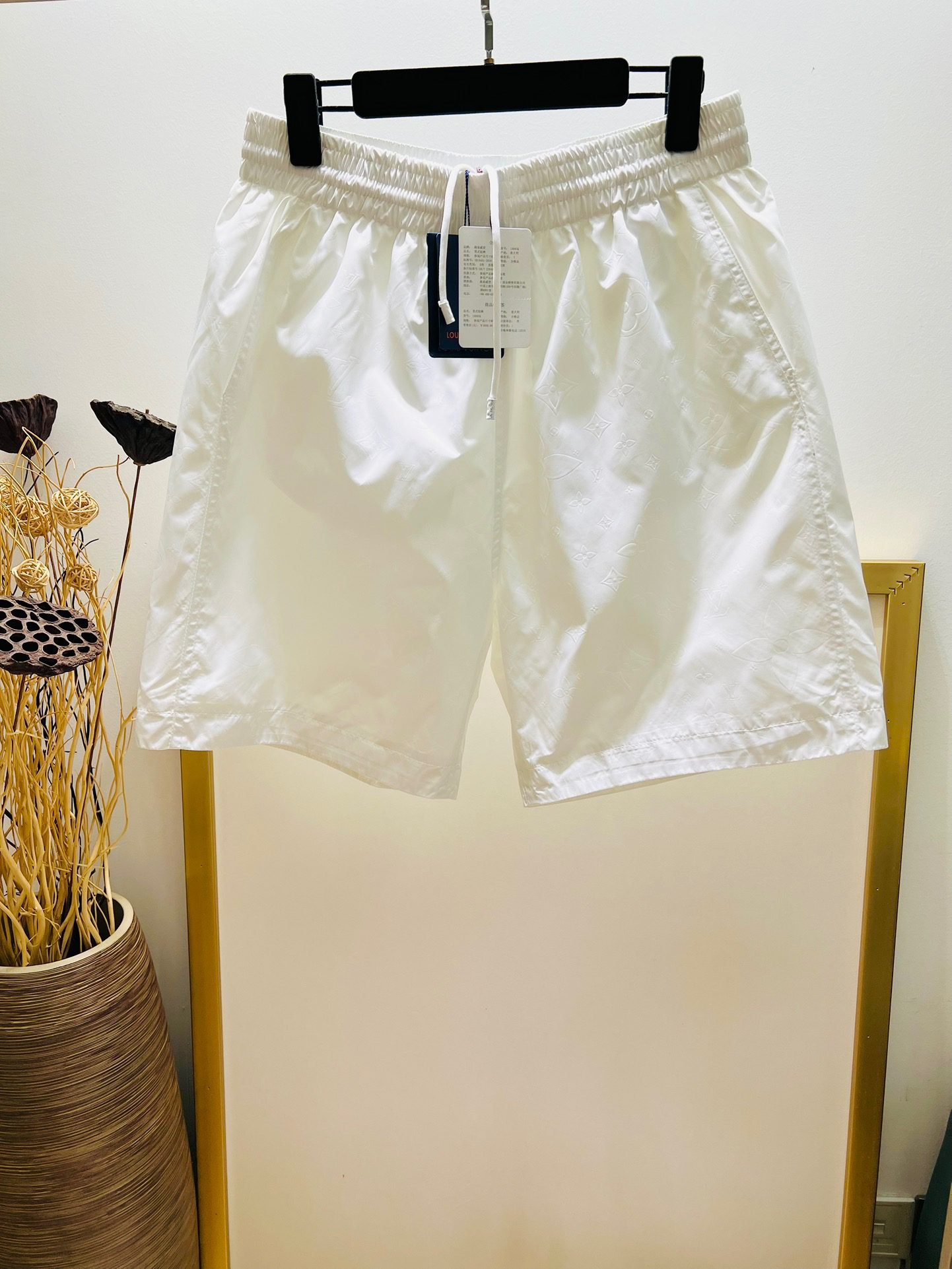 LV SHORTS - Image 2