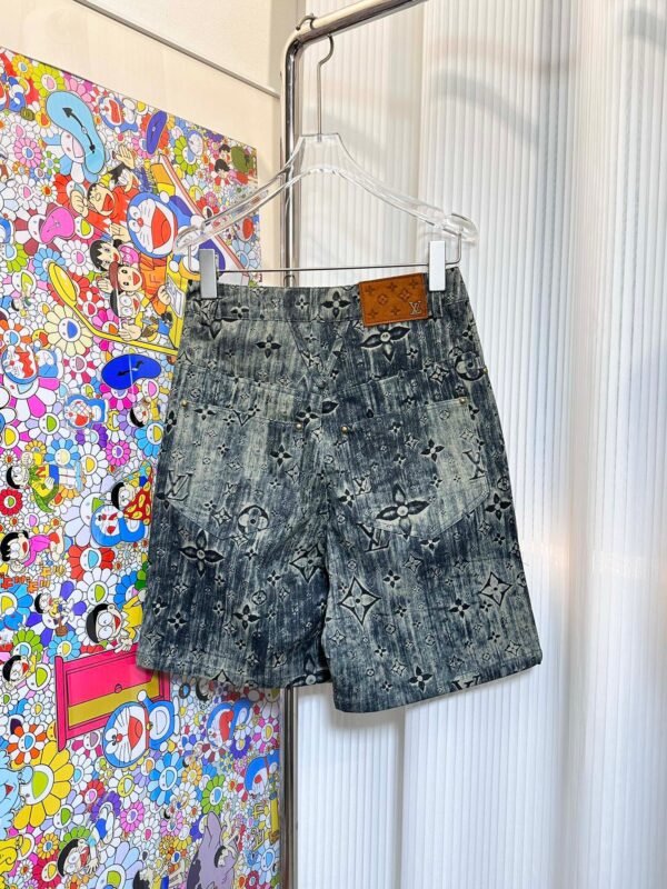 LV SHORTS - Image 4