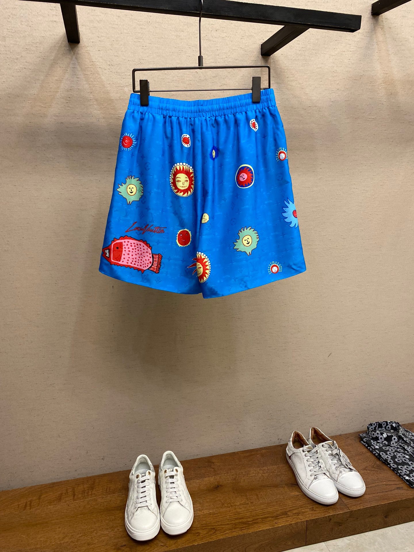 LV SHORTS - Image 3