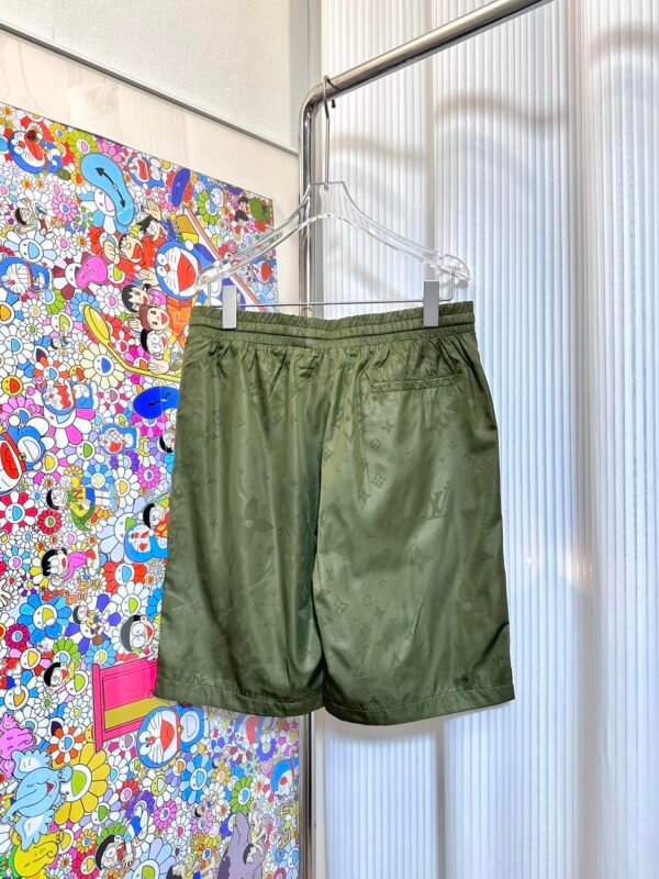 LV SHORTS - Image 4