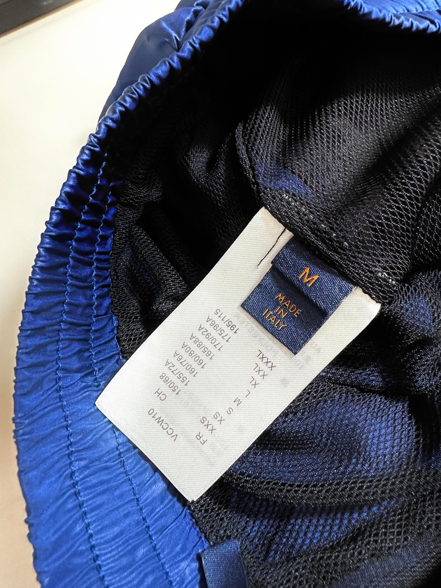 LV SHORTS - Image 5