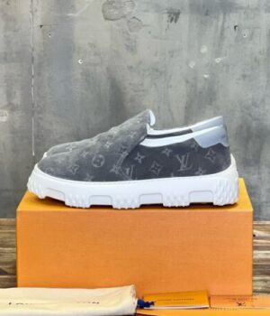 LV SNEAKER