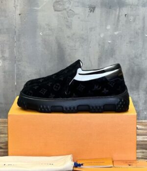 LV SNEAKER