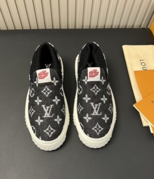 LV SNEAKER