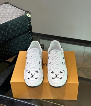 LV SNEAKER