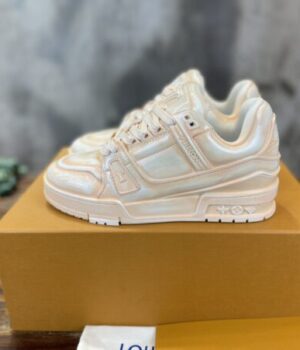 LV SNEAKER