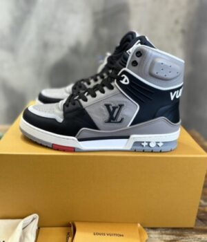 LV SNEAKER