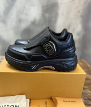 LV SNEAKER