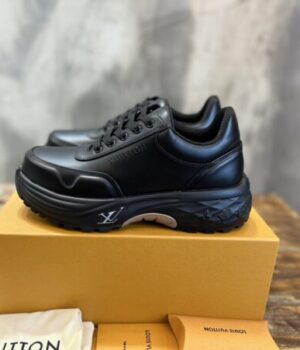 LV SNEAKER