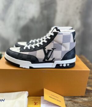 LV SNEAKER