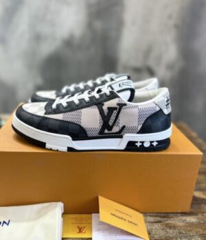 LV SNEAKER