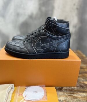 LV SNEAKER