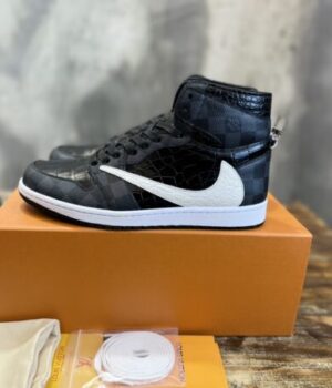 LV SNEAKER