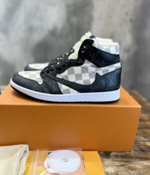 LV SNEAKER