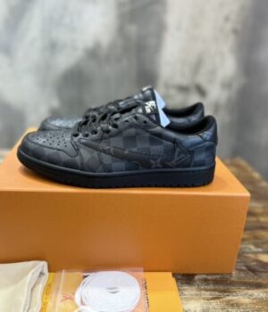 LV SNEAKER