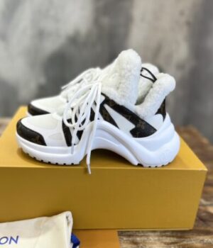 LV SNEAKER
