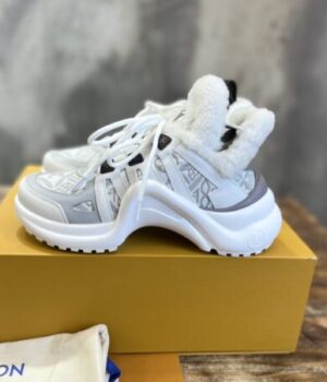 LV SNEAKER