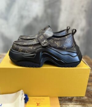 LV SNEAKER