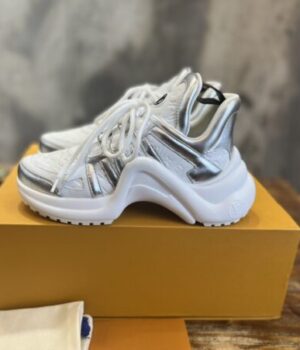 LV SNEAKER