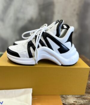 LV SNEAKER