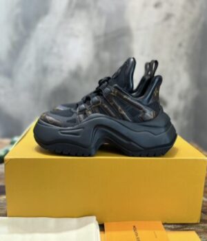 LV SNEAKER