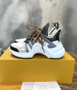LV SNEAKER