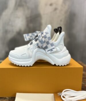 LV SNEAKER