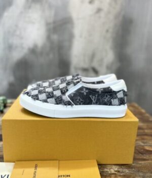 LV SNEAKER
