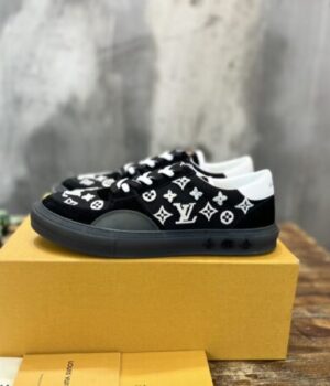 LV SNEAKER
