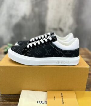 LV SNEAKER