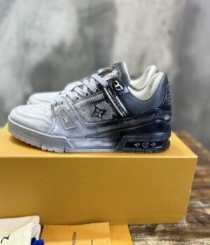 LV SNEAKER