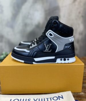 LV SNEAKER
