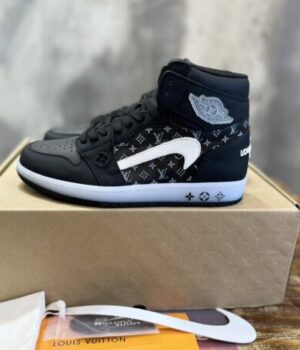LV SNEAKER