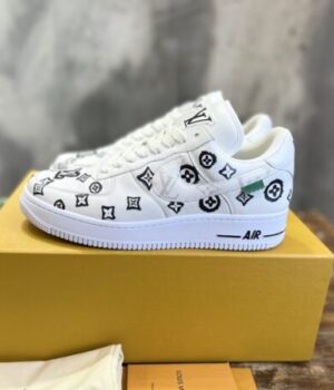 LV SNEAKER