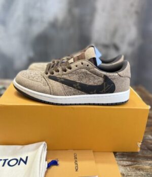 LV SNEAKER