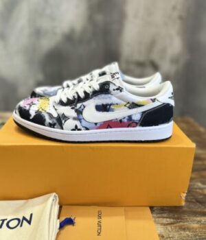 LV SNEAKER