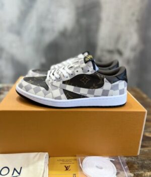 LV SNEAKER