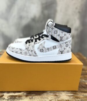 LV SNEAKER