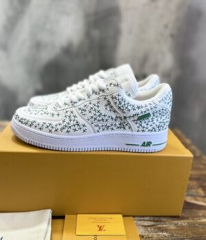 LV SNEAKER