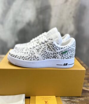 LV SNEAKER