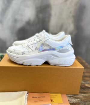 LV SNEAKER