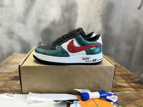 LV SNEAKER