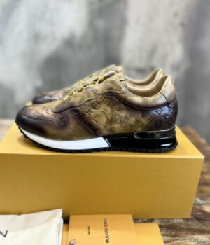 LV SNEAKER